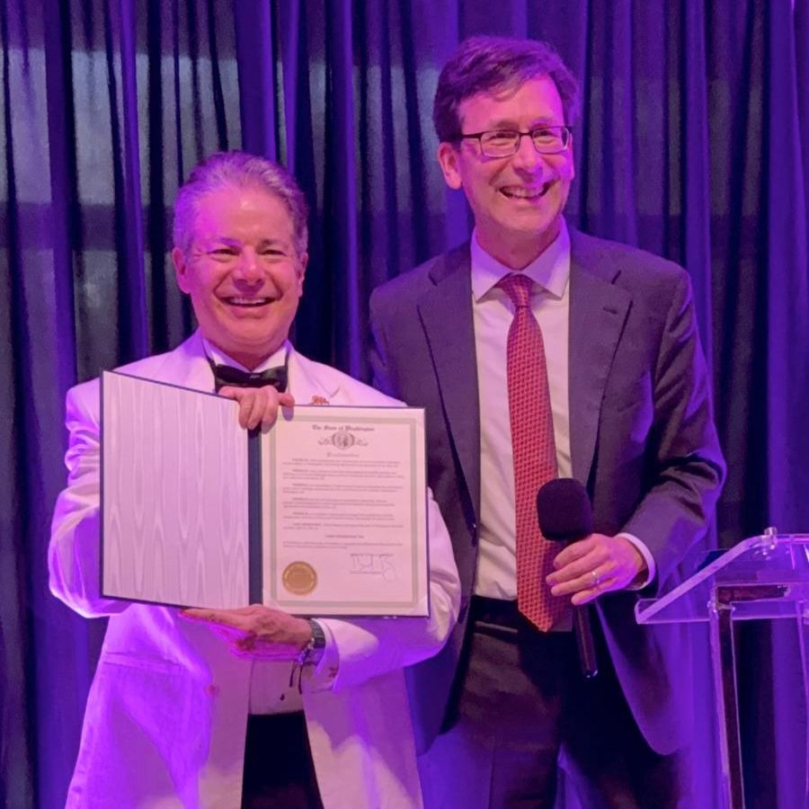 Con el Gobernador Bob Ferguson SLMCC Gala 2025